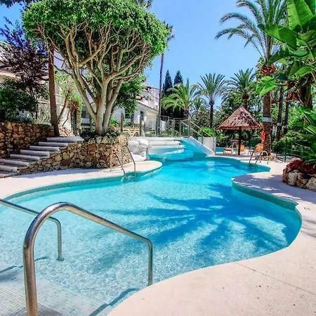 1080 - Golden Jacuzzi Appartement *