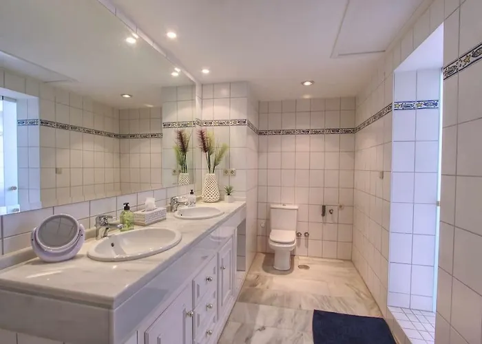 1080 - Golden Jacuzzi Appartement *